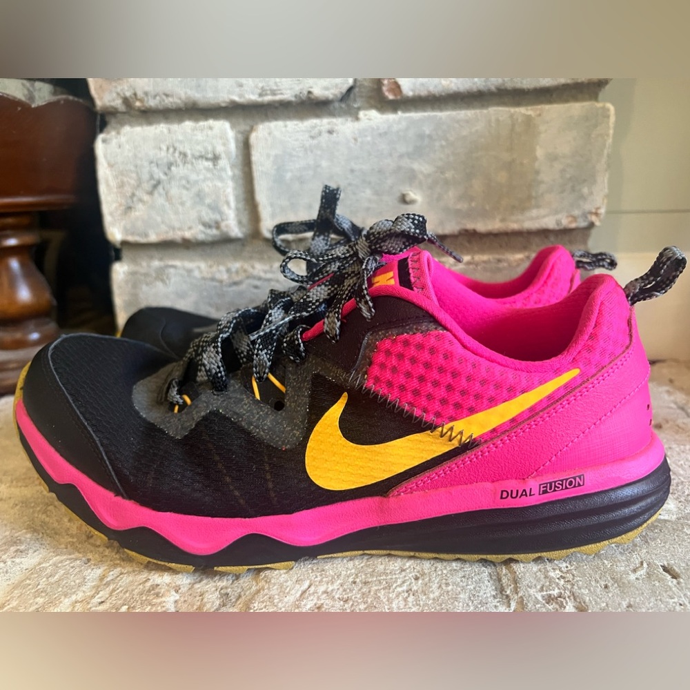 Nike Dual Fusion Trail Running Shoes